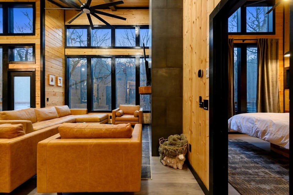 Spacious Modern Cabin with Basketball Court and Sauna in Broken Bow, Oklahoma Cabin in Broken Bow