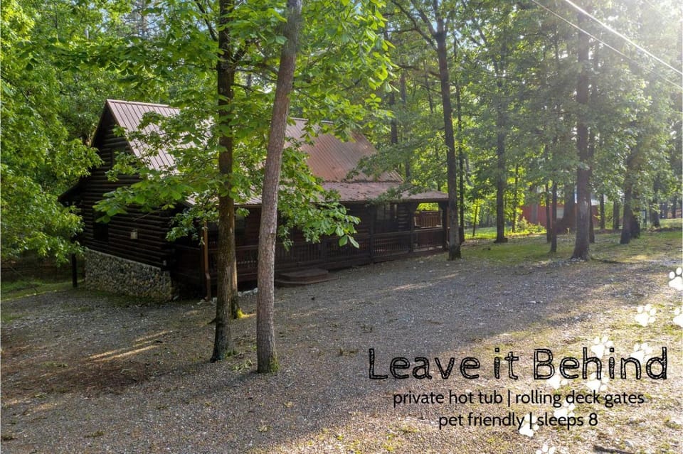 Gorgeous Spacious Log Cabin with Hot Tub Surrounded by Trees and Close to Broken Bow Lake in Hochatown, Oklahoma Cabin in Oklahoma