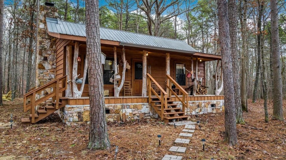 Secluded Cabin with Barbecue in Mentore, Alabama Cabin in Mentone
