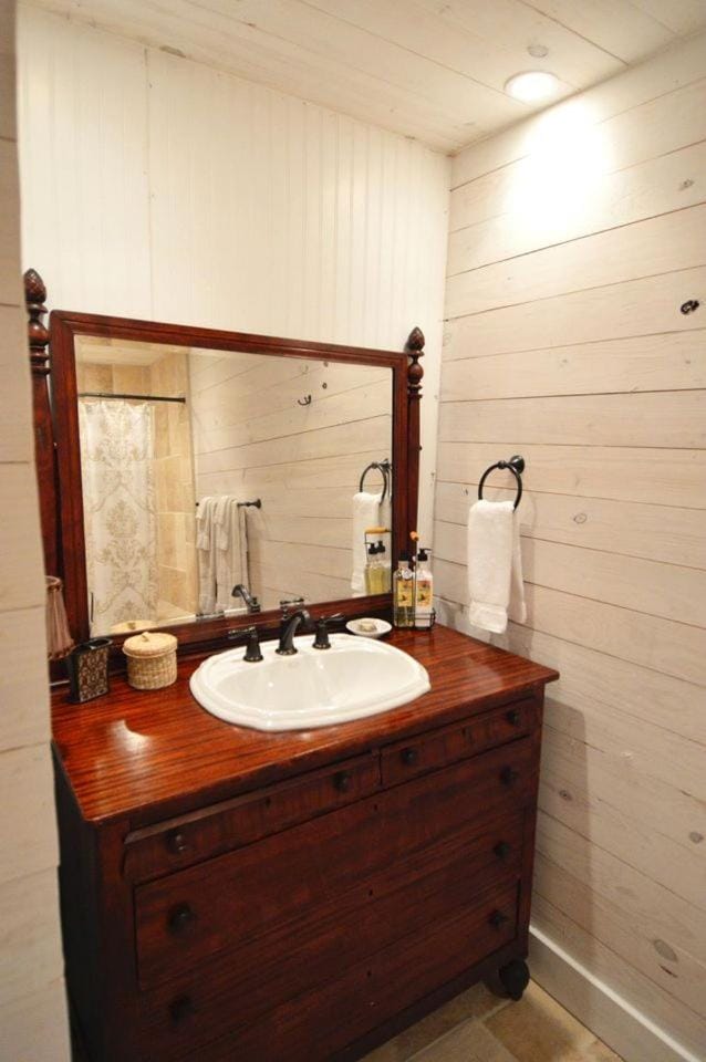 Secluded, Quiet 1B/1B Luxury Private Farm Stay in Fischer, TX House in Canyon Lake