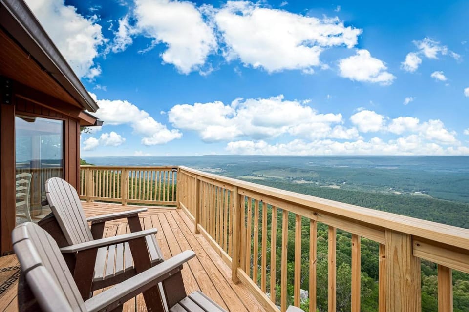 Stunning Secluded Cabin with Fantastic Forest Views in Mentone, Alabama Cabin in Alabama