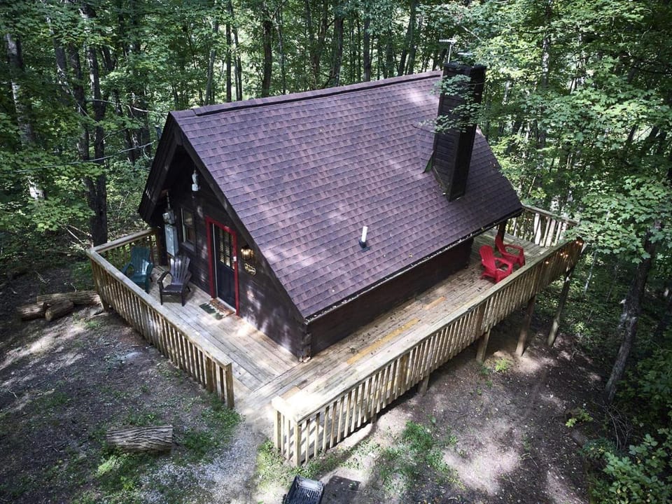 Rustic Secluded Cottage with Hot-tub in Sevierville, Tennessee House in Sevier County