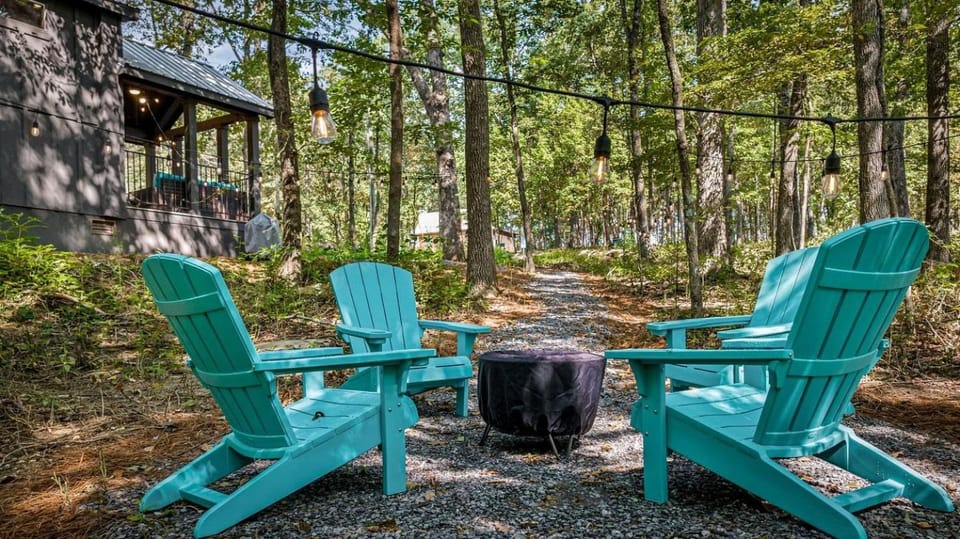 Amazing Secluded Cabin with Fire Pit and Fireplace in Mentore, Alabama Cabin in Alabama
