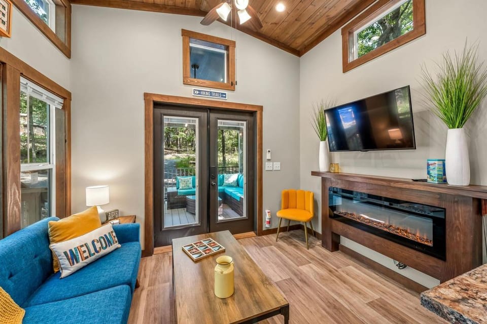 Amazing Secluded Cabin with Fire Pit and Fireplace in Mentore, Alabama Cabin in Alabama