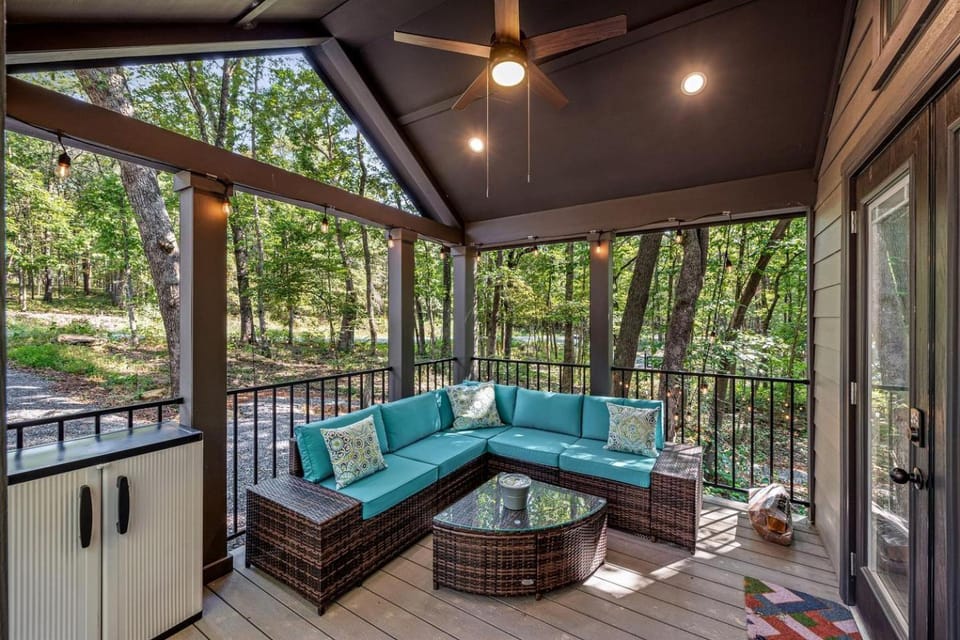 Amazing Secluded Cabin with Fire Pit and Fireplace in Mentore, Alabama Cabin in Alabama