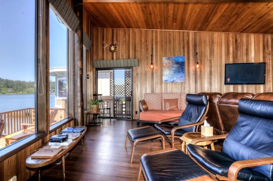 Seating area, Lake view