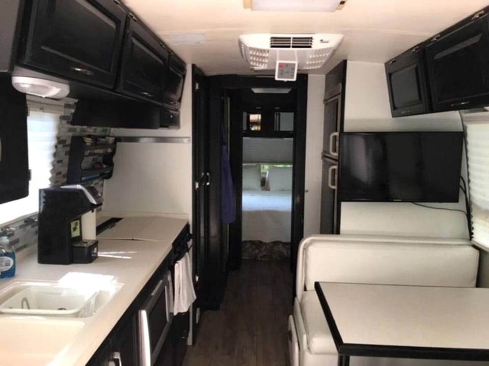 Refurbished 1999 Airstream Rental for Glamping in Alabama House in Lewis Smith Lake