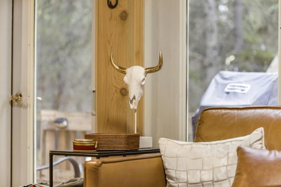 Creekside Cabin with Backyard and Foosball Table Great for Groups in Idaho Cabin in Idaho