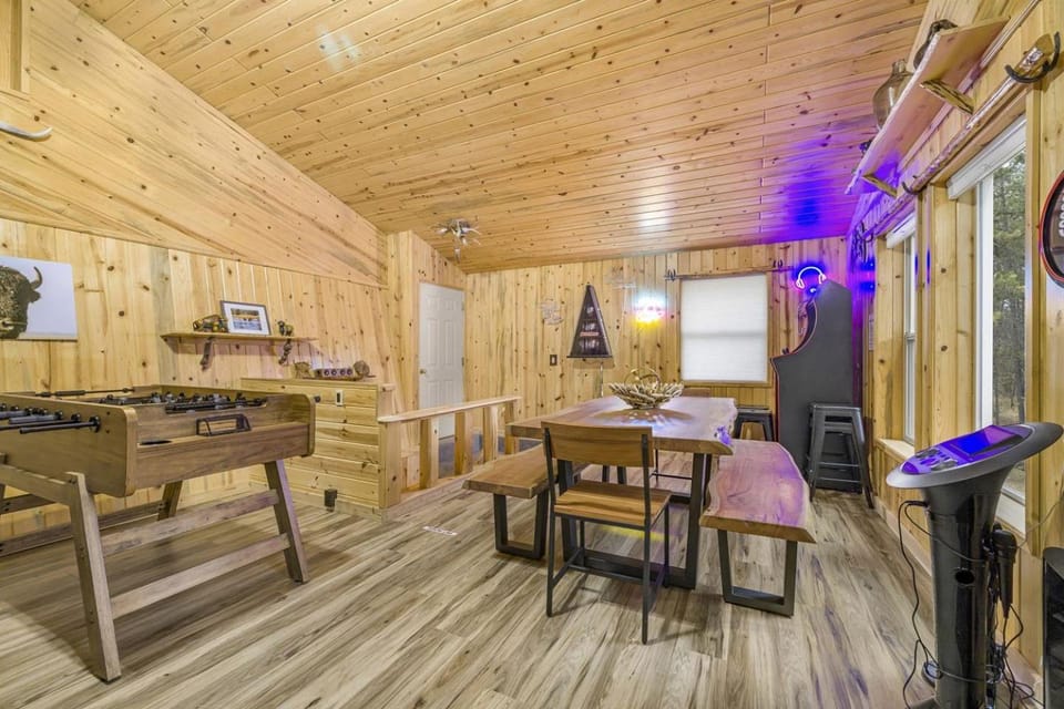 Creekside Cabin with Backyard and Foosball Table Great for Groups in Idaho Cabin in Idaho
