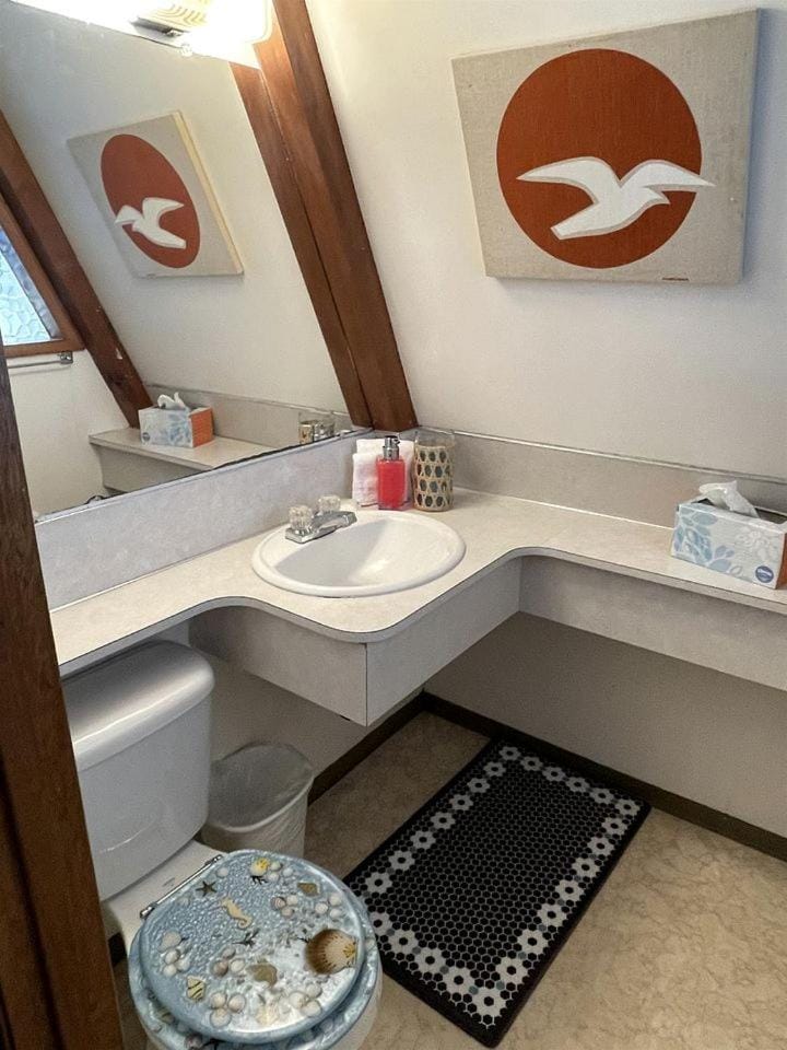 Gorgeous A-Frame by the Beach in Otter Rock, Oregon Chalet in Otter Rock