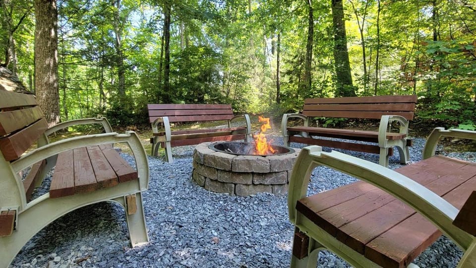 Amazing Wooden Cabin with Hot-tub and Game Room in Sevierville, Tennessee Cabin in Sevier County