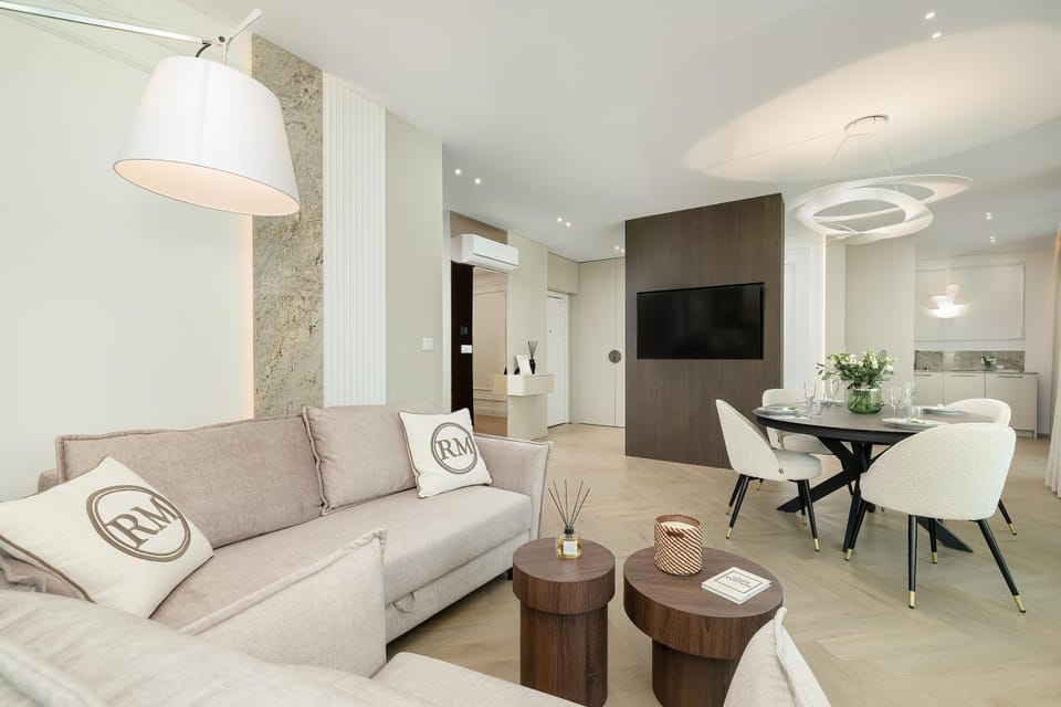 Living room, Seating area