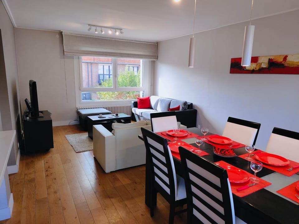 Living room, Dining area