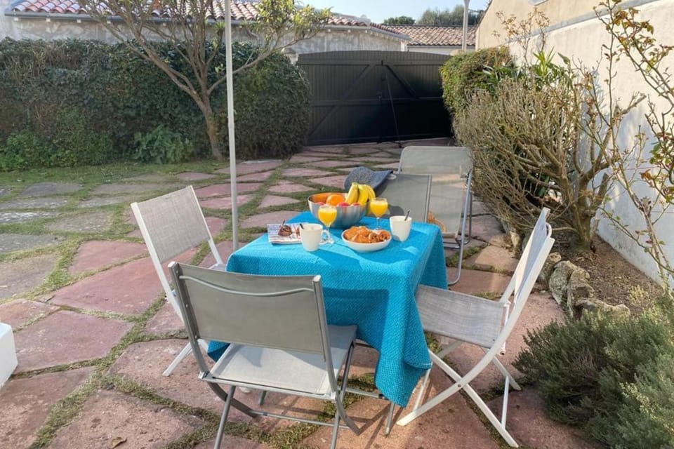 Nid douillet proche plage terrasses parking Apartment in La Flotte