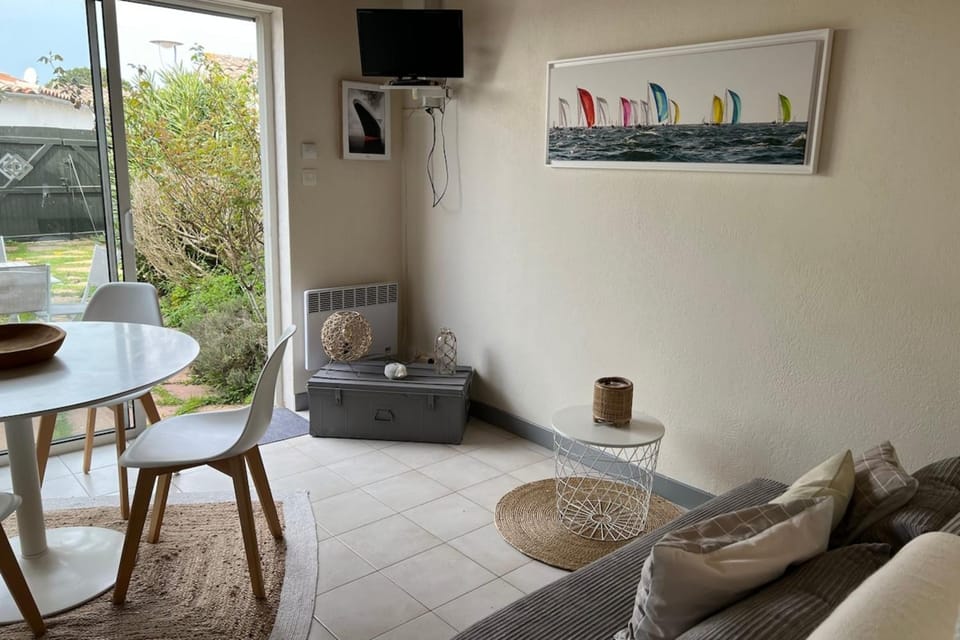 Nid douillet proche plage terrasses parking Apartment in La Flotte