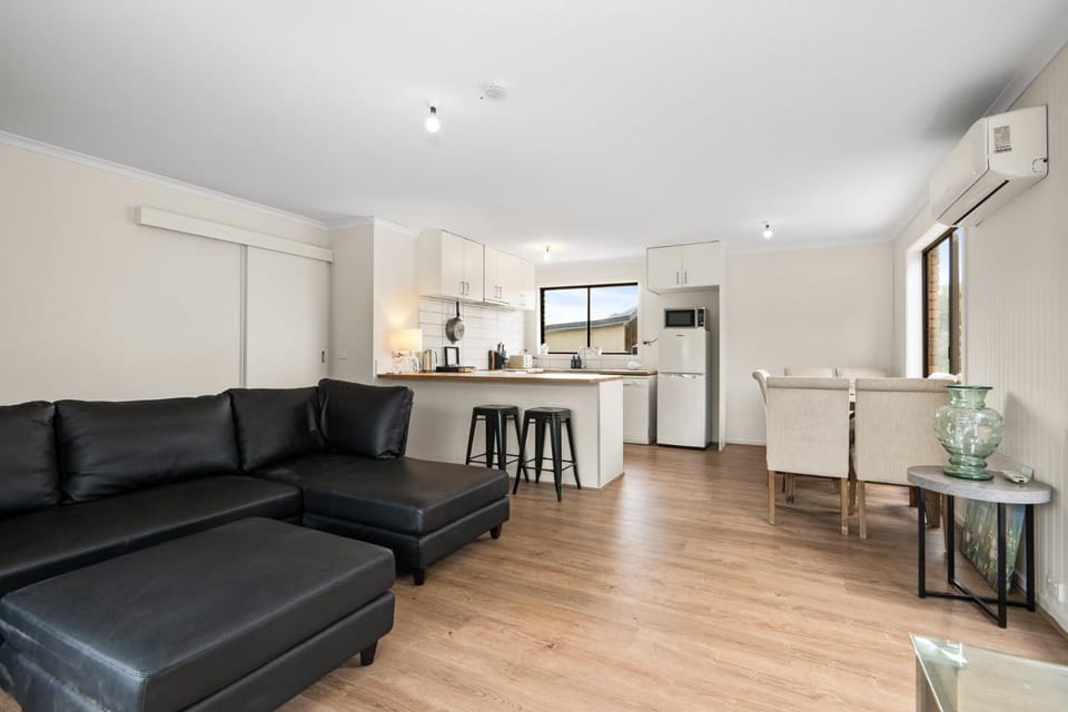 Jan Juc Living - Coastal Escape for 6 House in Torquay