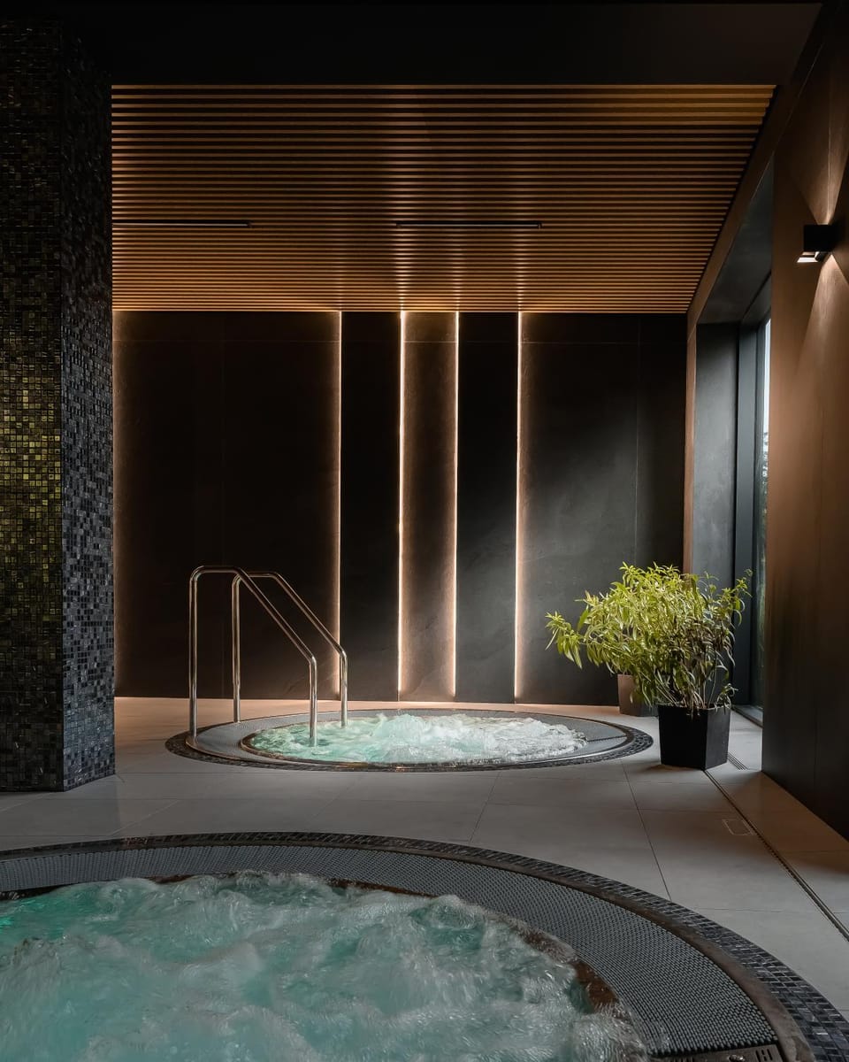 Hot Tub, Swimming pool