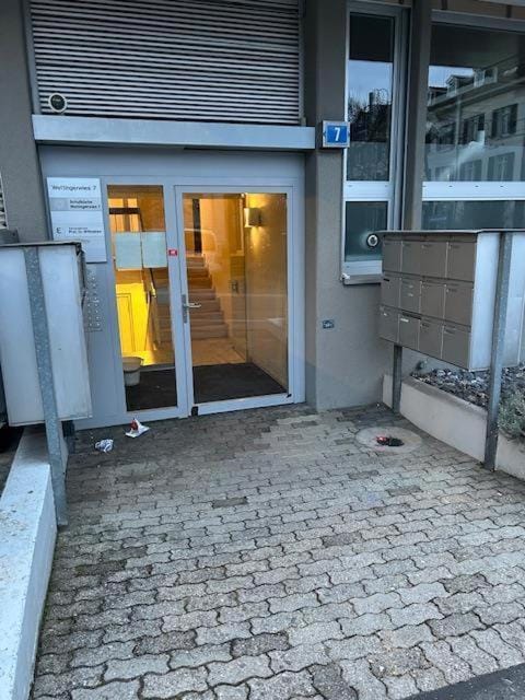Property building, Facade/entrance