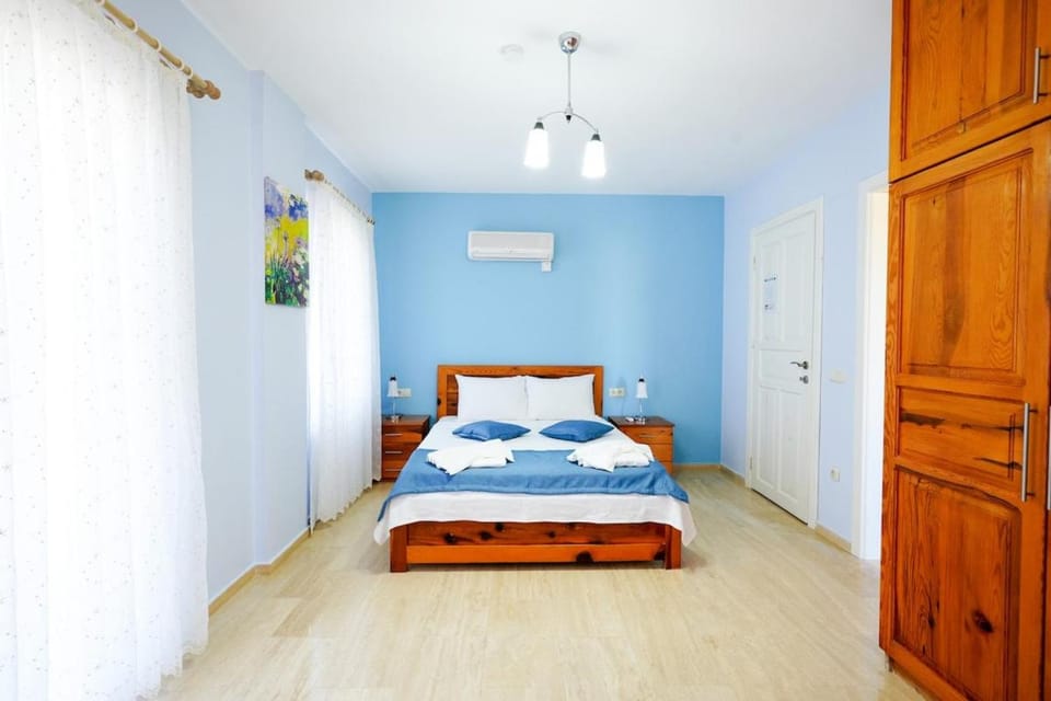 Bed, Photo of the whole room, Bedroom, towels, wardrobe, air conditioner