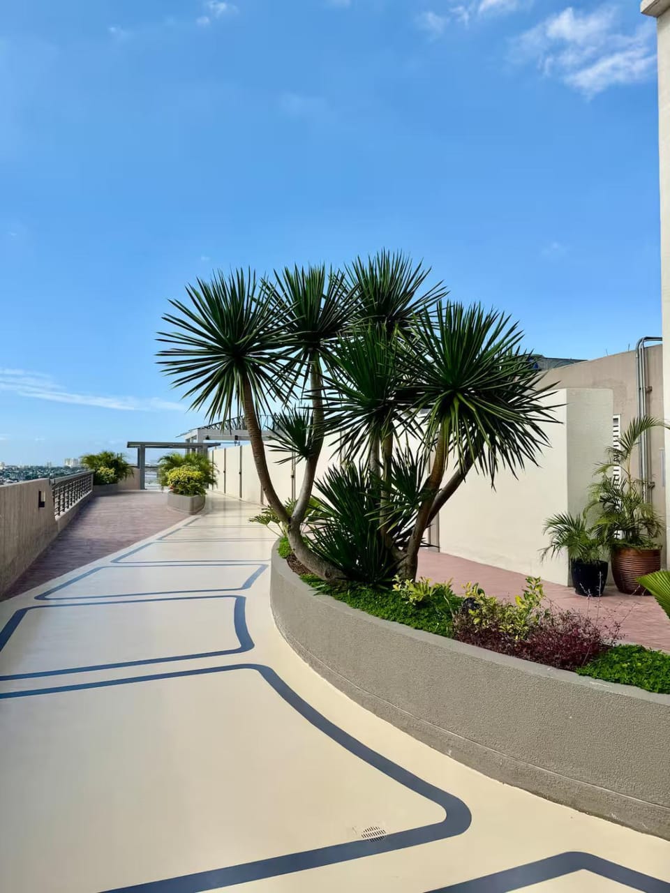 Neighbourhood, Natural landscape