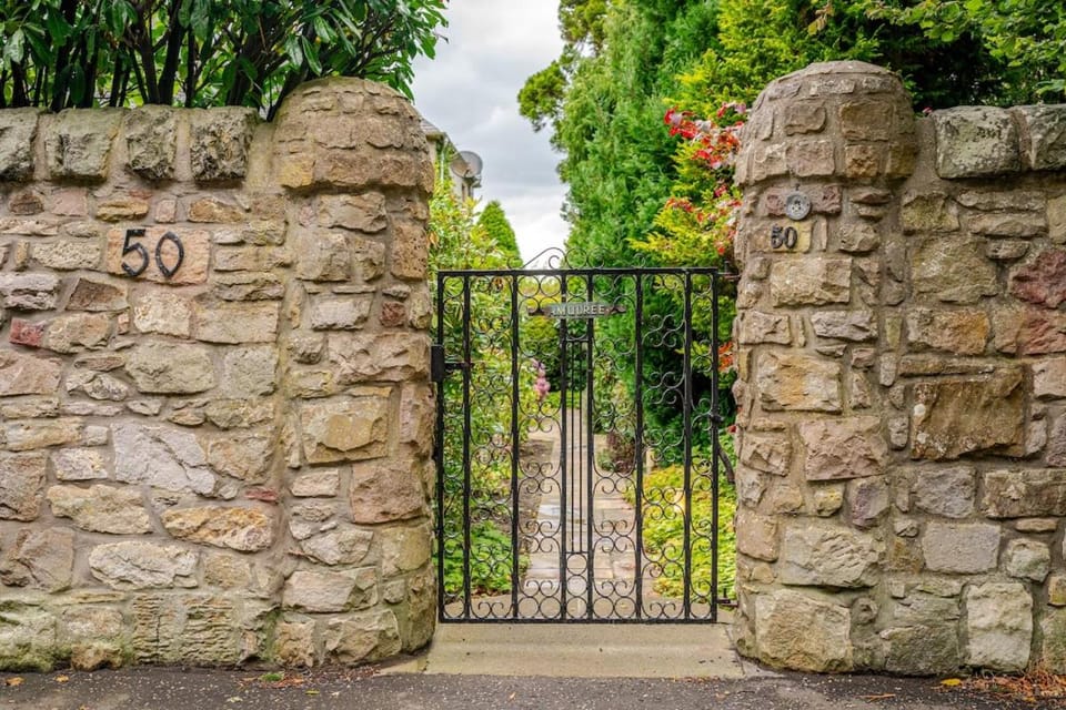 Amulree, Edinburgh City Villa in Edinburgh