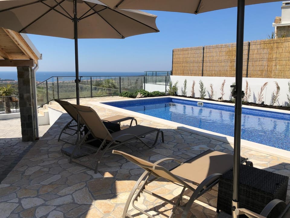 Pool view, Swimming pool