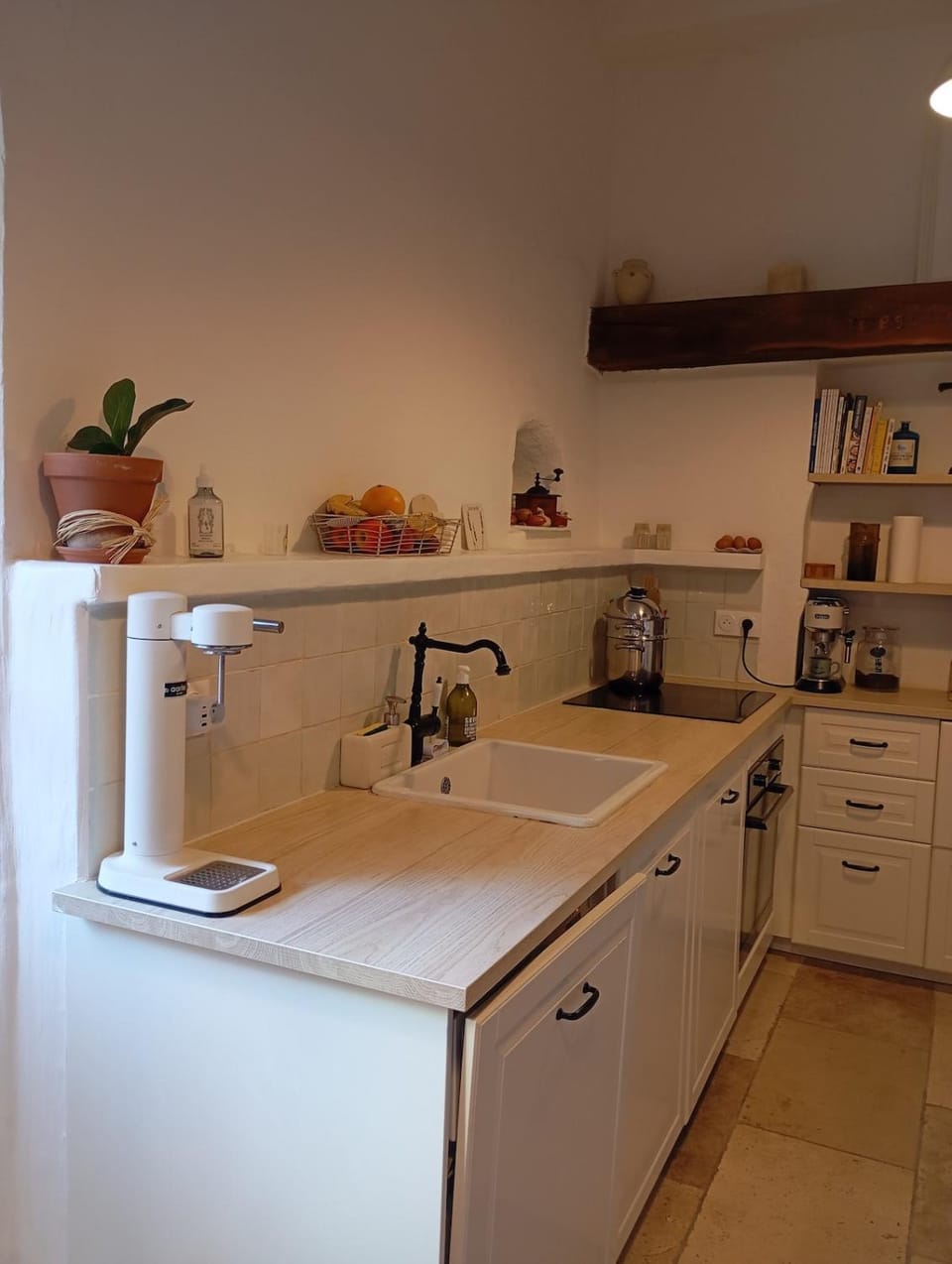 Coffee/tea facilities, Kitchen or kitchenette