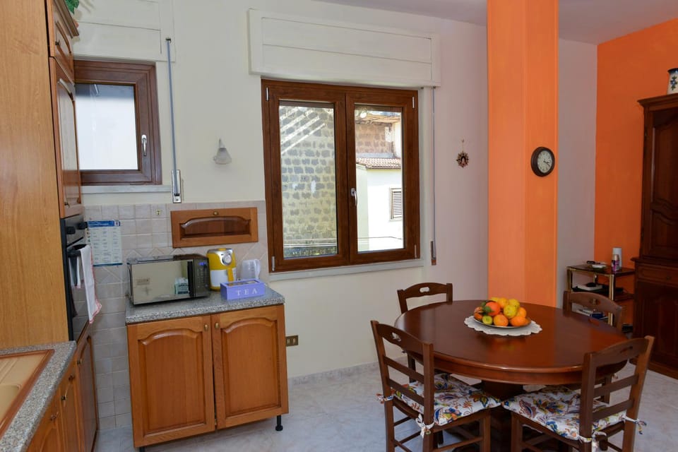 Dining area, microwave, oven