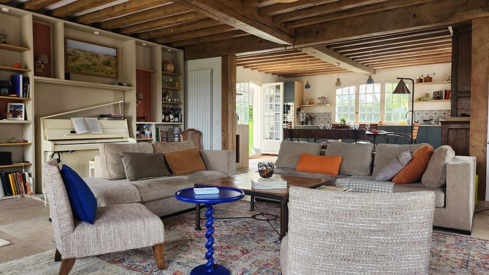 Living room, Dining area