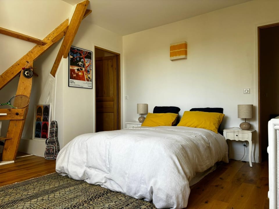 Bed, Bedroom