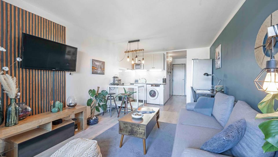 Communal lounge/ TV room, TV and multimedia, Living room, Seating area