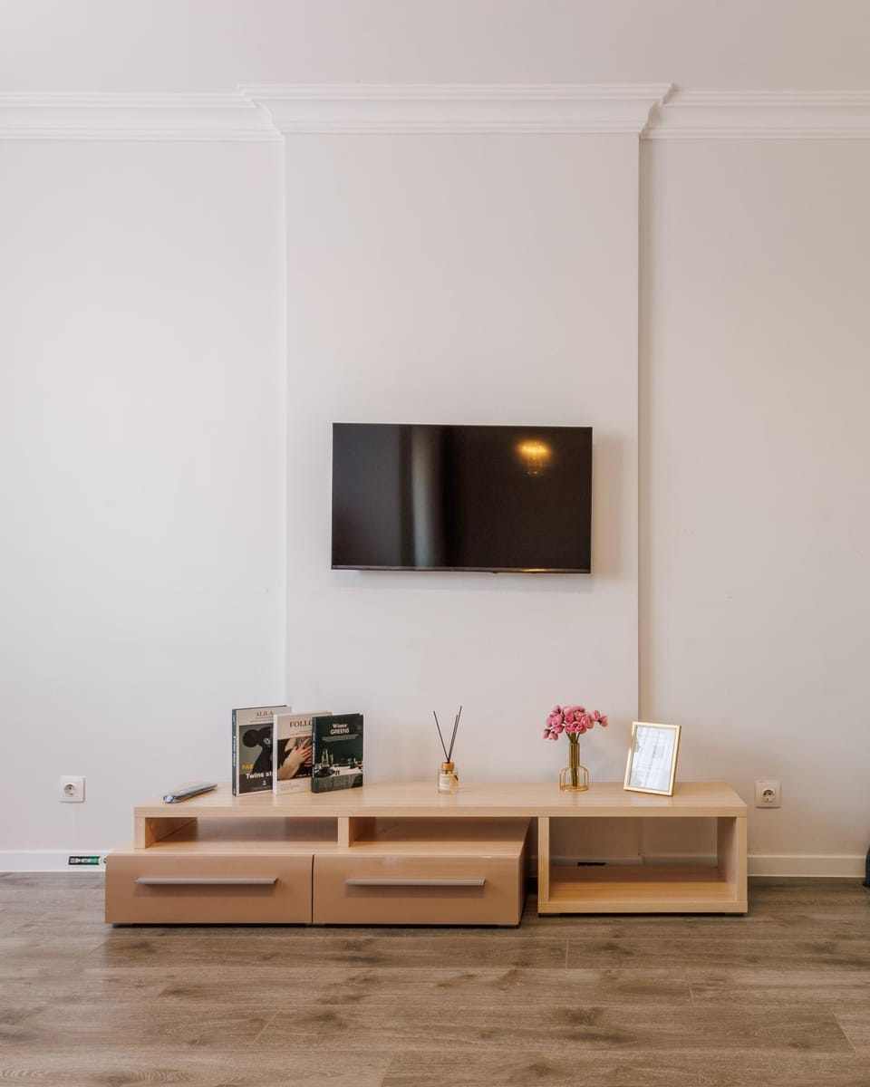 Communal lounge/ TV room, TV and multimedia