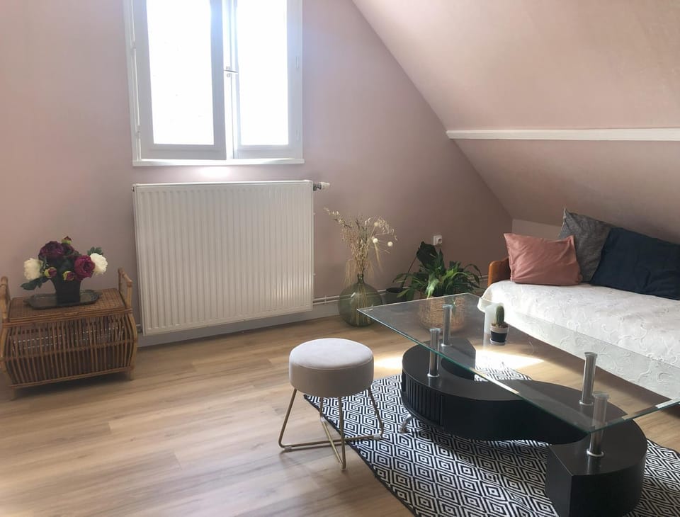 Sweet home, 15 mn from the 24h Le Mans circuit with swimming pool - Breakfast included Bed and Breakfast in Centre-Val de Loire