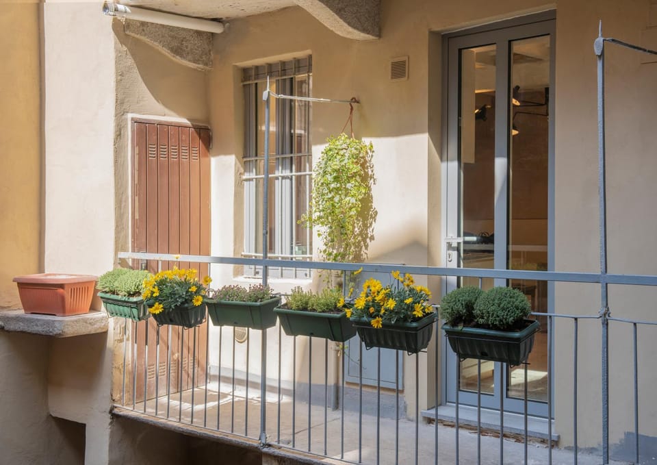 Property building, Balcony/Terrace