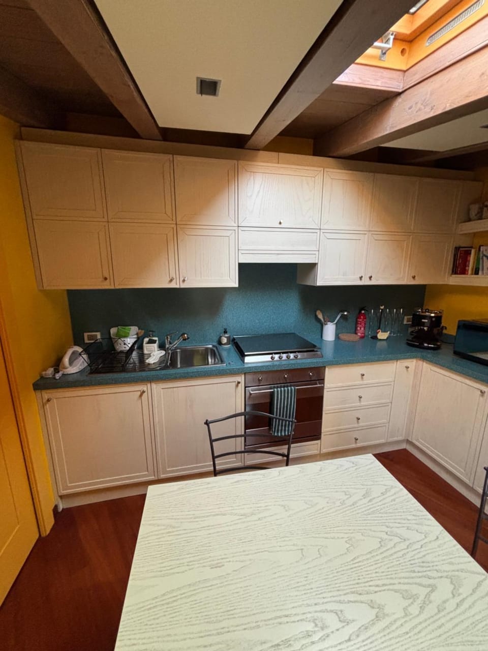 Kitchen or kitchenette, Internal: Not applicable to any particular room