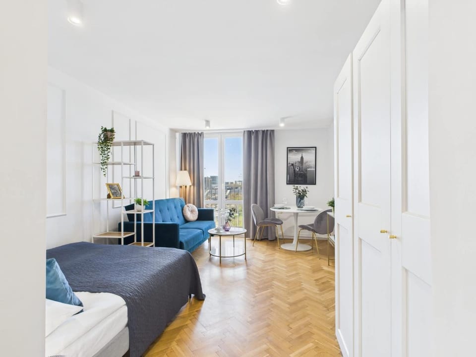Bed, Living room, Photo of the whole room, Seating area