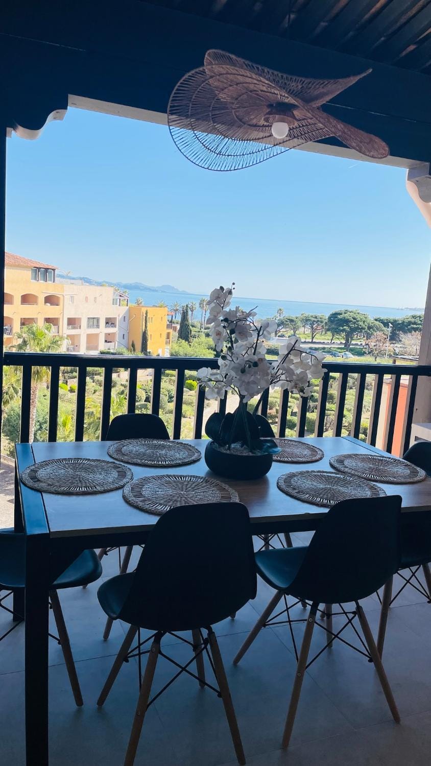 Blue Marine, vue mer, 2 chambres Apartment in Gassin