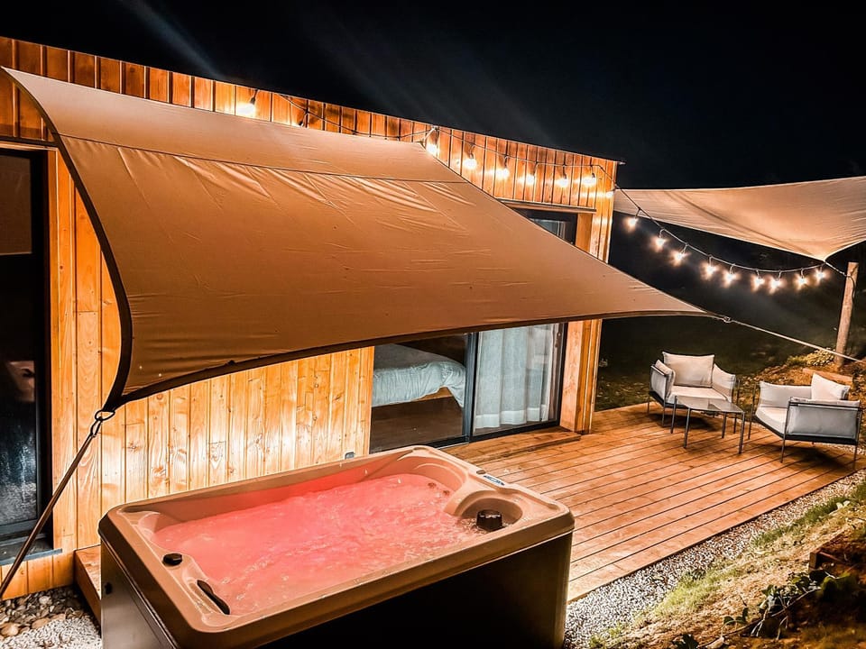 Hot Tub, Spa and wellness centre/facilities