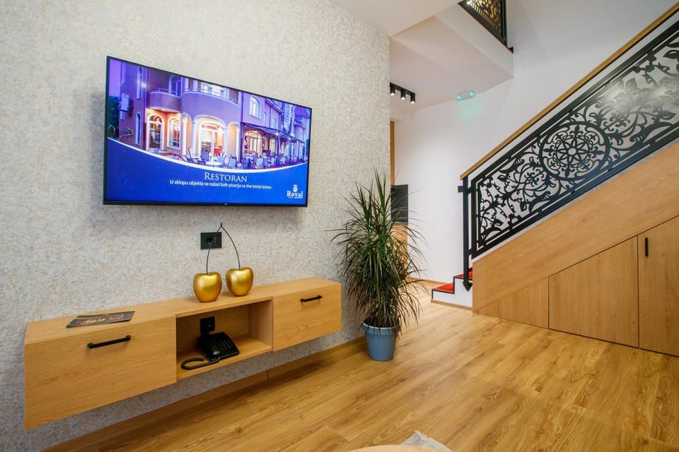 Communal lounge/ TV room, TV and multimedia