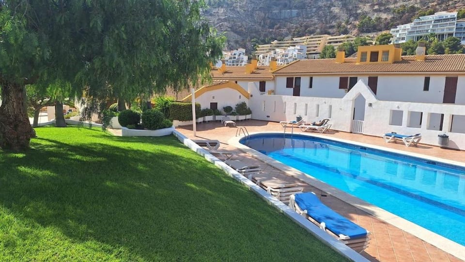 Garden, Swimming pool, Swimming pool
