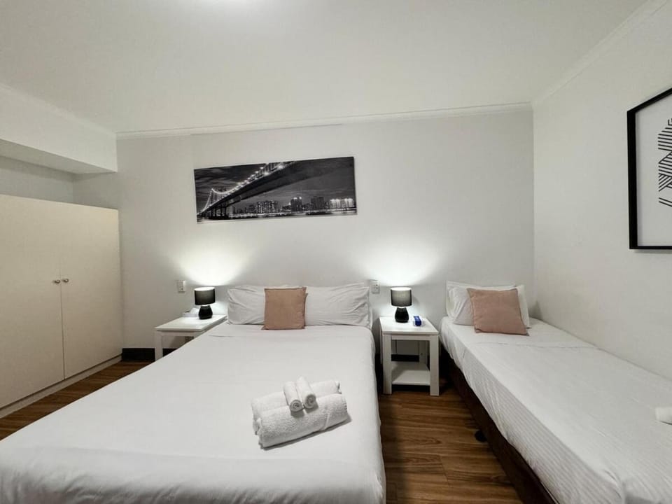 city staycation studio with 2 beds Apartment in Adelaide
