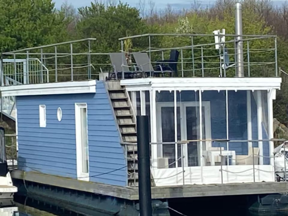 Hausboot Poseidon 1 Docked boat in Großenbrode