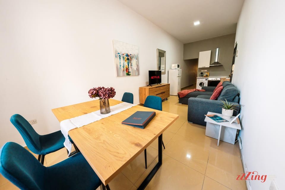 TV and multimedia, Living room, Dining area