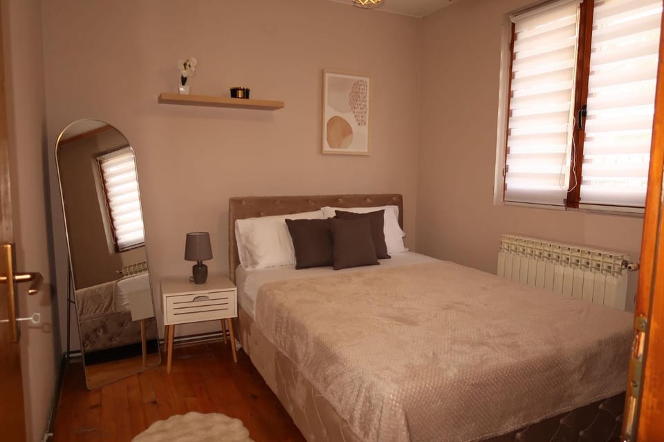 Bed, Photo of the whole room, Bedroom, internet