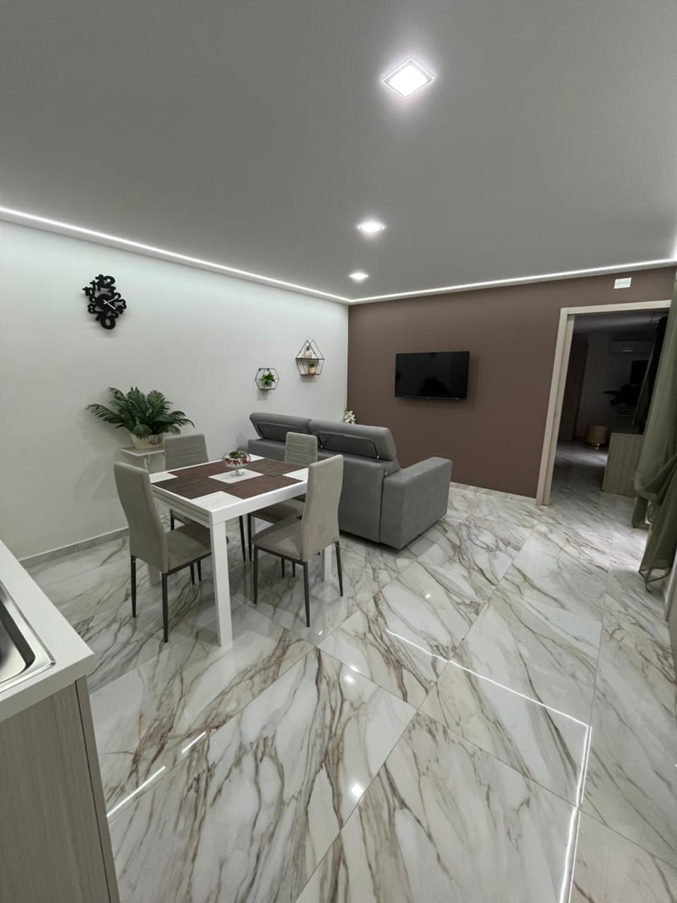 Living room, Dining area