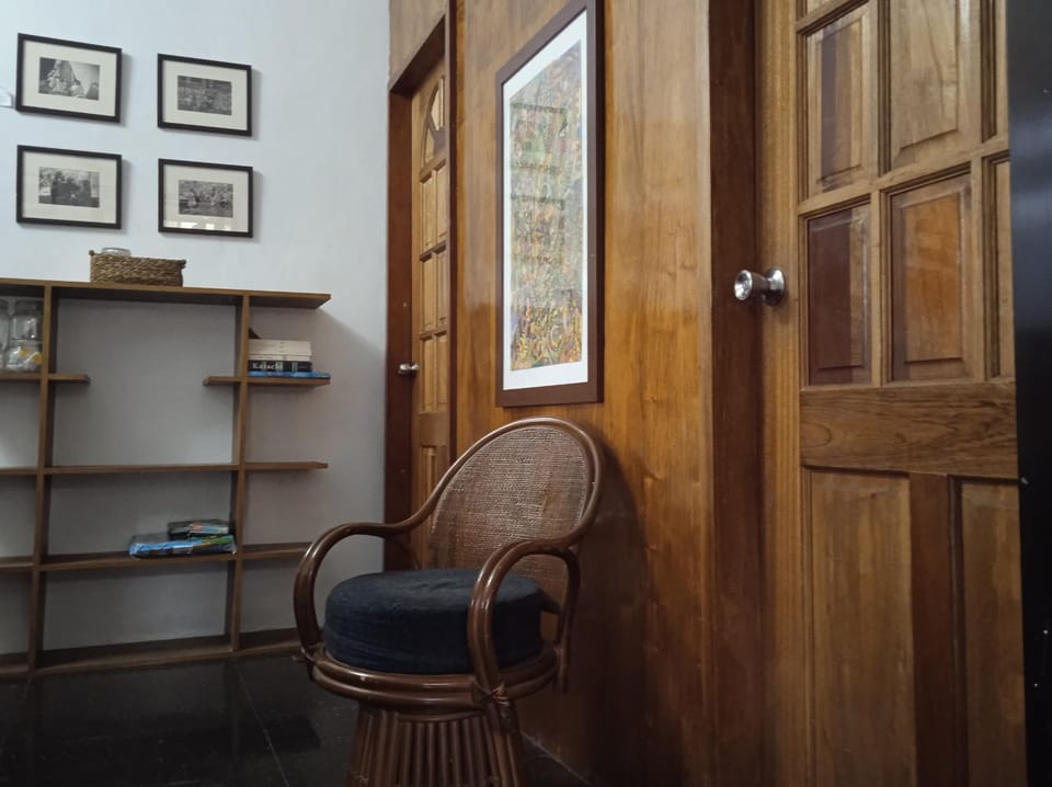 Decorative detail, Seating area