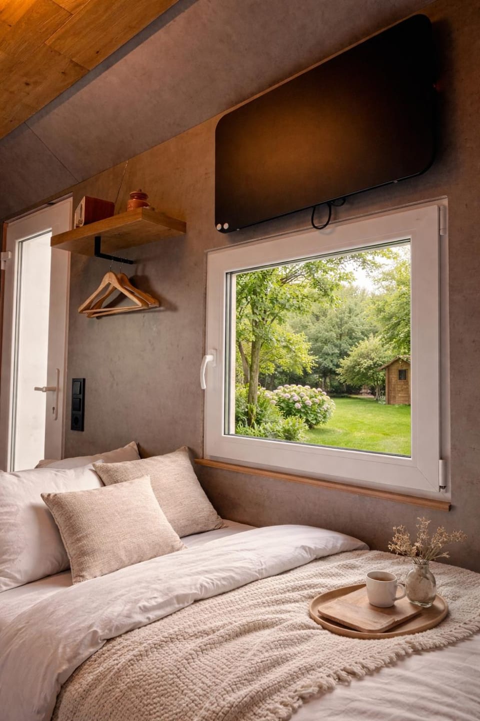 Bed, Photo of the whole room, Bedroom