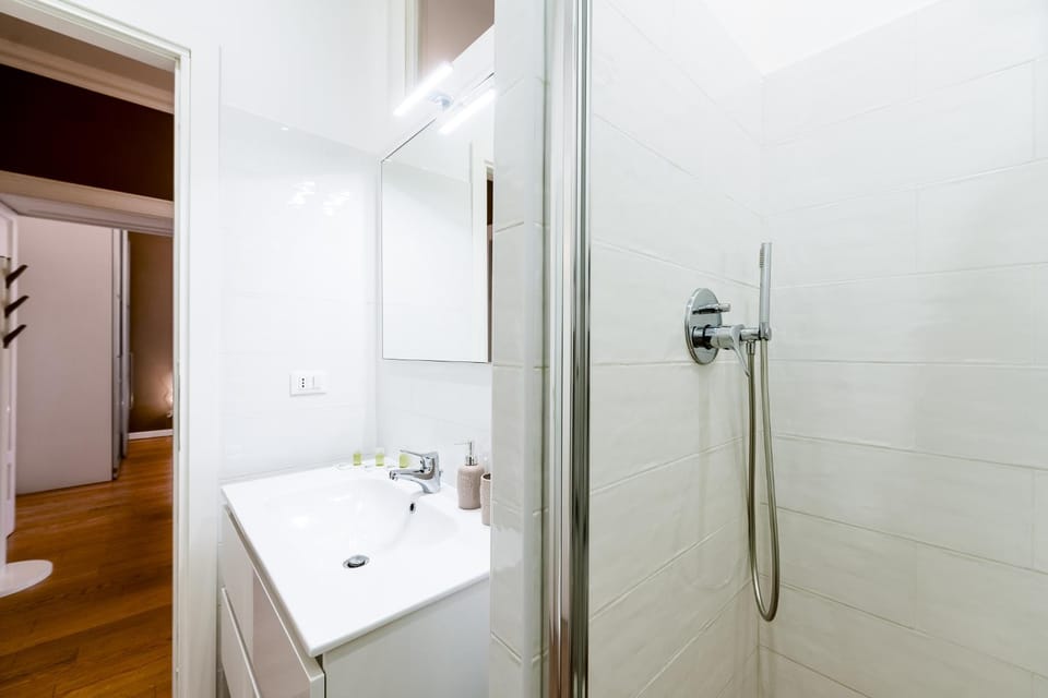 Shower, Bathroom, towels