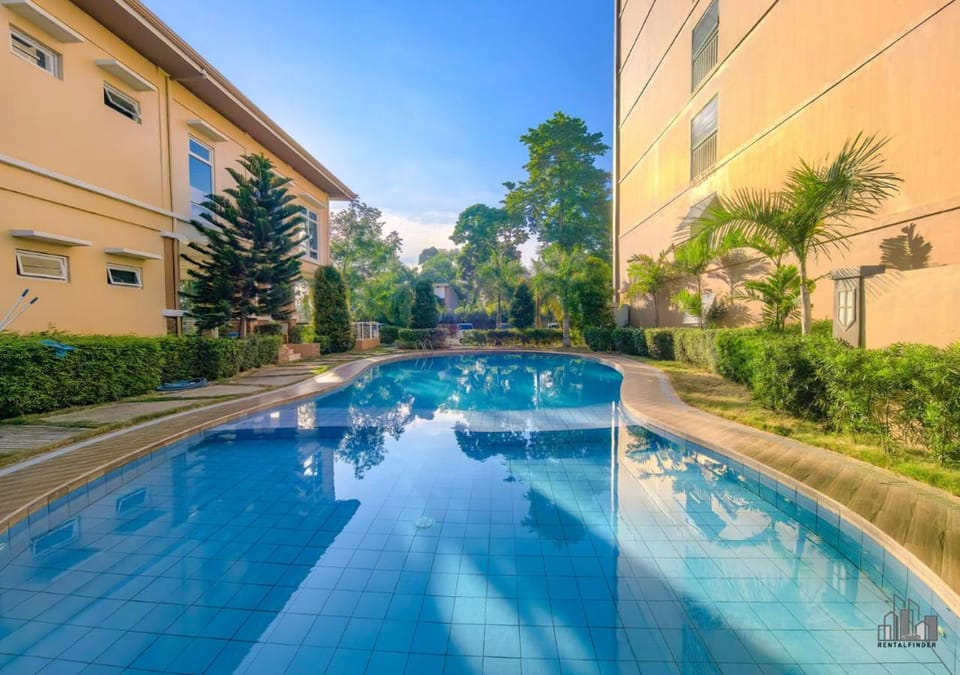 Property building, Day, Garden, Garden view, Pool view, Swimming pool, Swimming pool