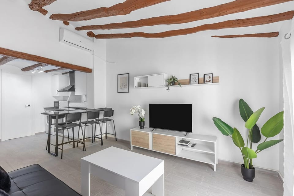 Kitchen or kitchenette, Living room, Dining area